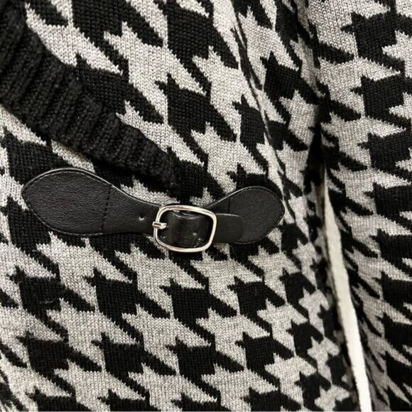 Calvin Klein v-neck houndstooth print sweater dress - Picture 4 of 12